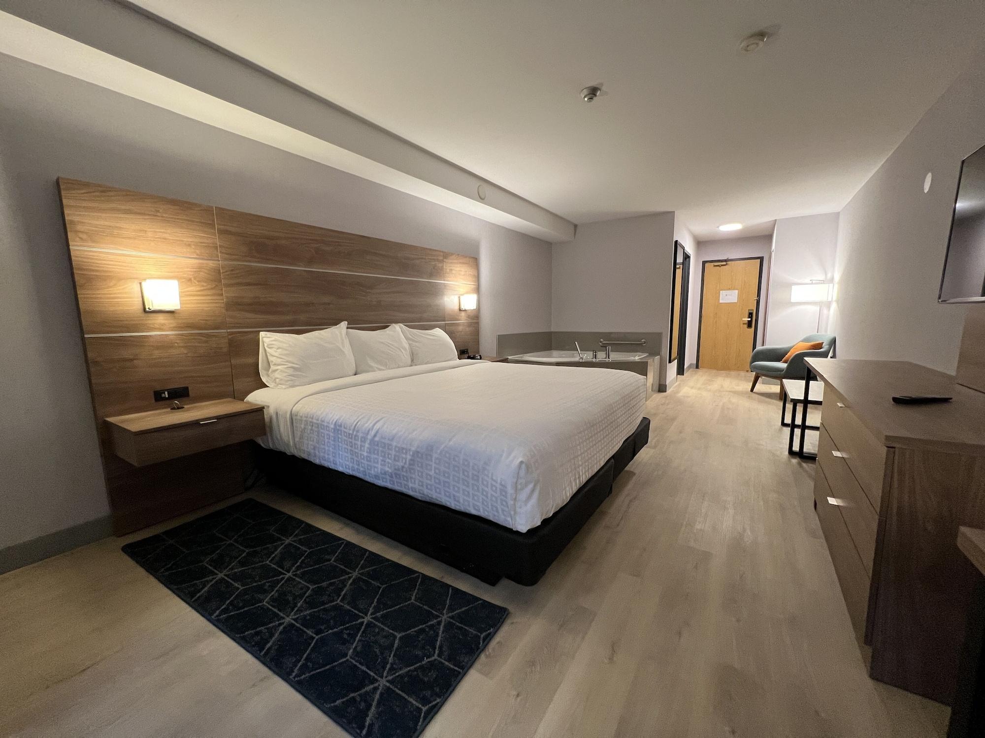 Super 8 By Wyndham Cornwall On Luaran gambar